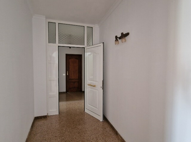 Main Photo of a 3 bedroom  House for sale
